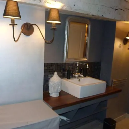 Le Gite Des Tourelles Bèze Zimmer foto